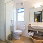 Business 6 image SAILS ON THE LAKE Motels & Lodges in Taupo Area BOP