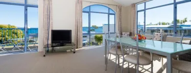 Business 8 image SAILS ON THE LAKE Motels & Lodges in Taupo Area BOP