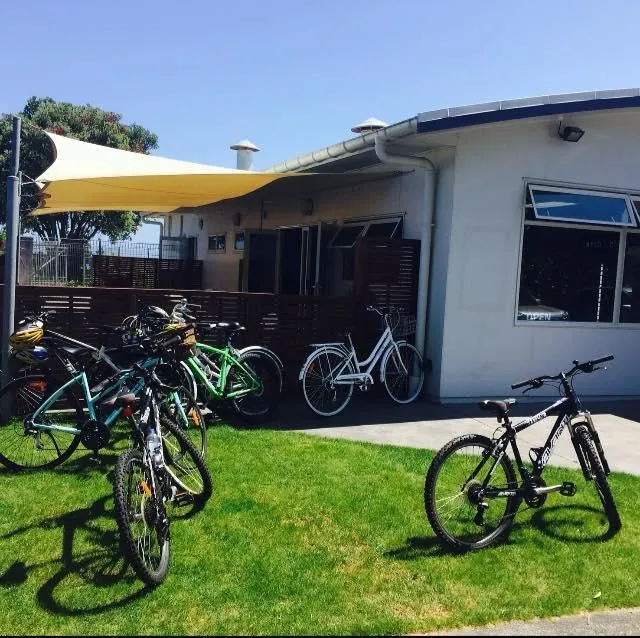 Business 2 image CATCH & CO.